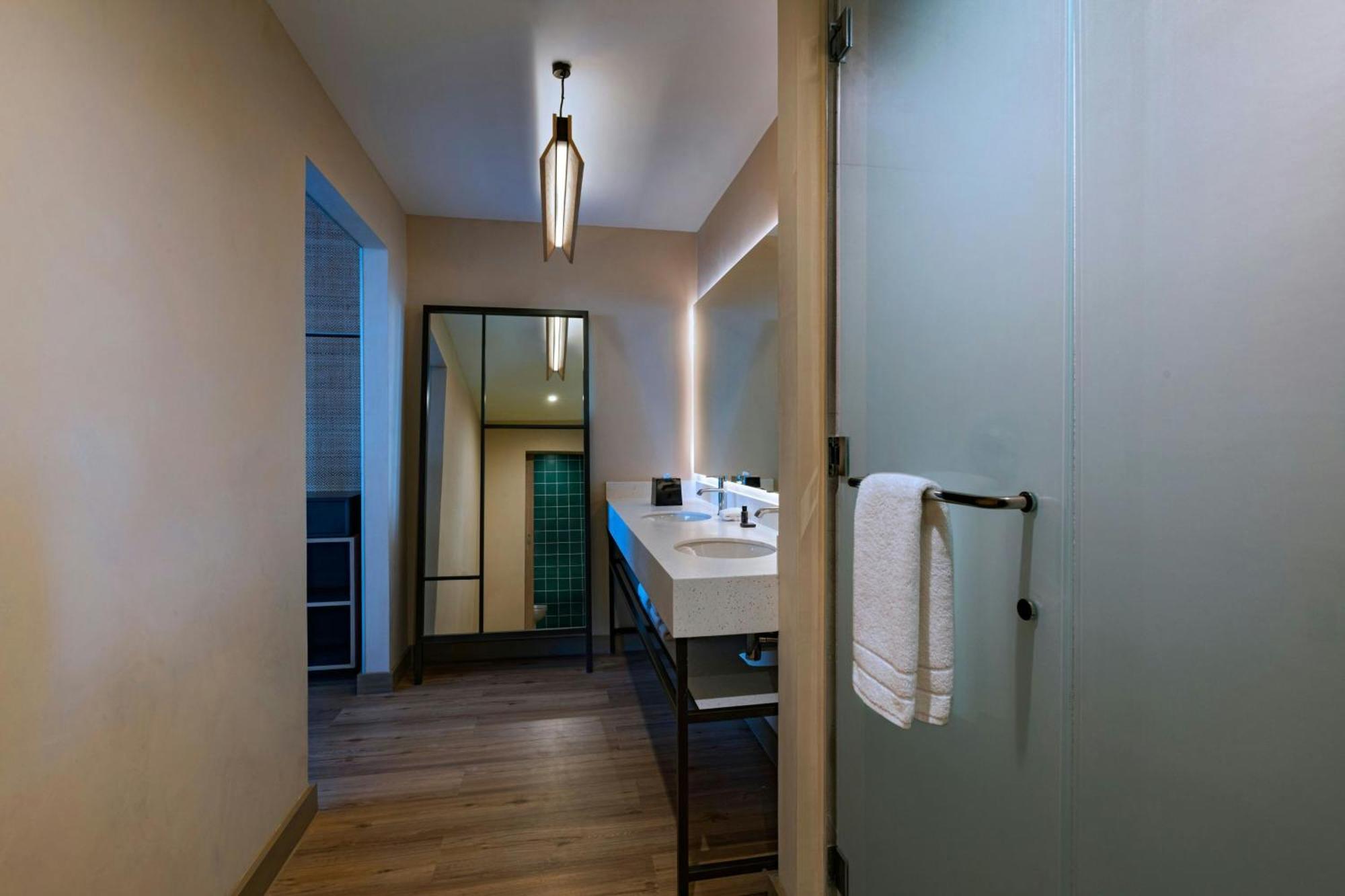 Hotel Aloft Playa Del Carmen Zewnętrze zdjęcie Bathroom