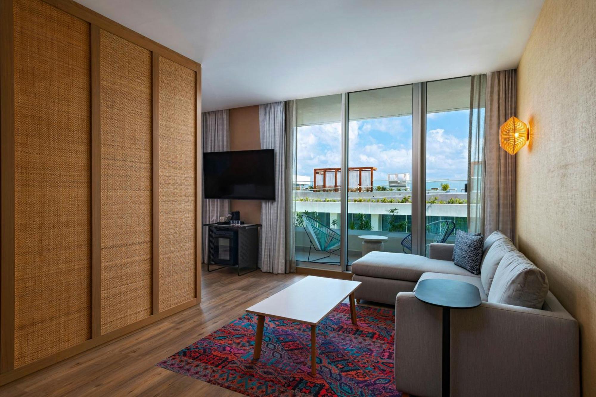 Hotel Aloft Playa Del Carmen Zewnętrze zdjęcie A suite at the W Miami